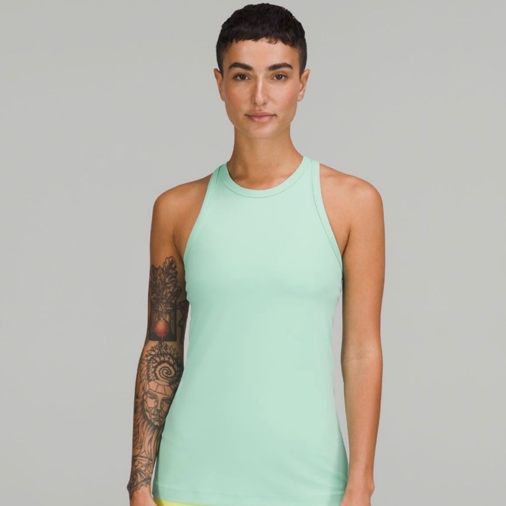 Lululemon top